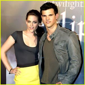 kristen-stewart-taylor-lautner-luna-park.jpg