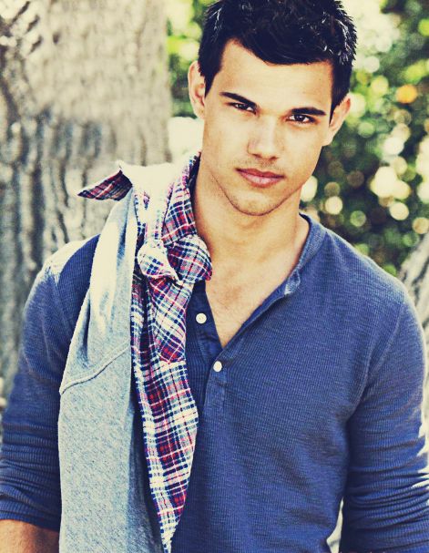 taylor-lautner-1343205842.jpg